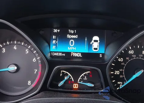 2015 Ford Focus Se z USA, uszkodzony, nr VIN 1FADP3F21FL242641